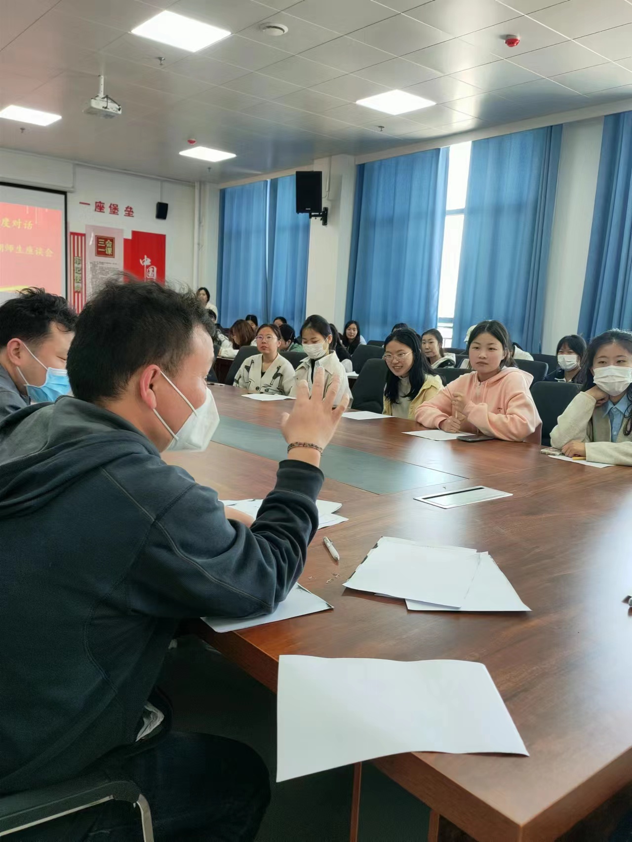 494a6b220991408afad30d9beb3c0f9